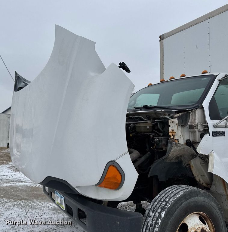 image for item EG7155 2003 Ford F650 Super Duty box truck