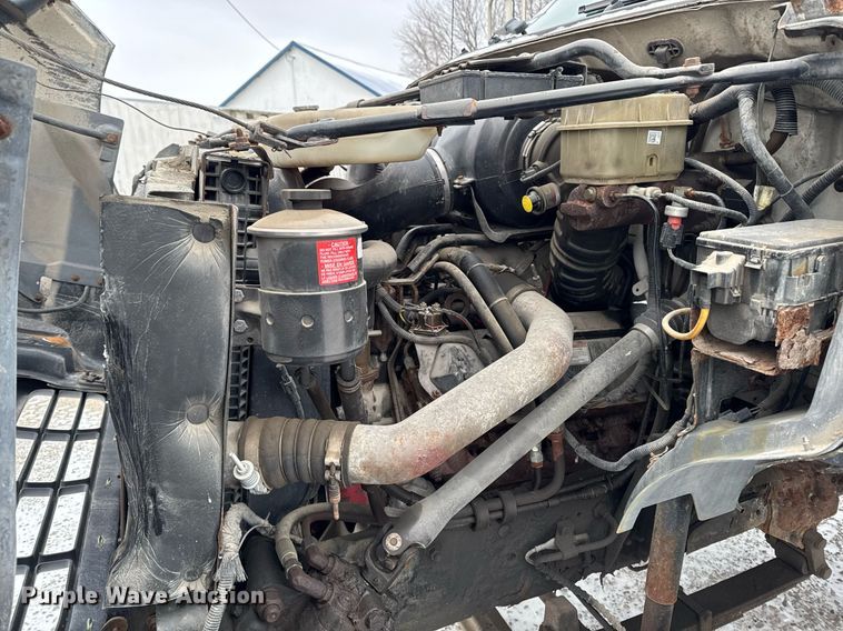 image for item EG7155 2003 Ford F650 Super Duty box truck