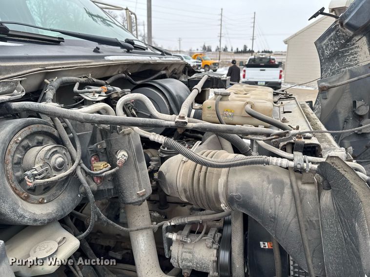 image for item EG7155 2003 Ford F650 Super Duty box truck