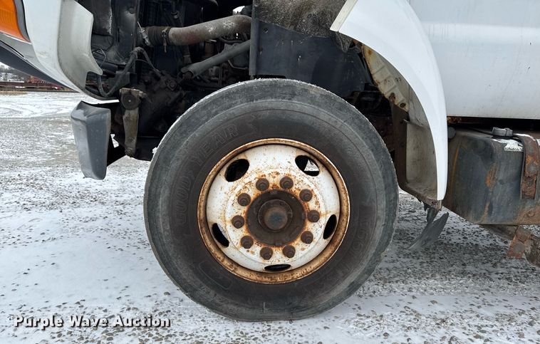 image for item EG7155 2003 Ford F650 Super Duty box truck