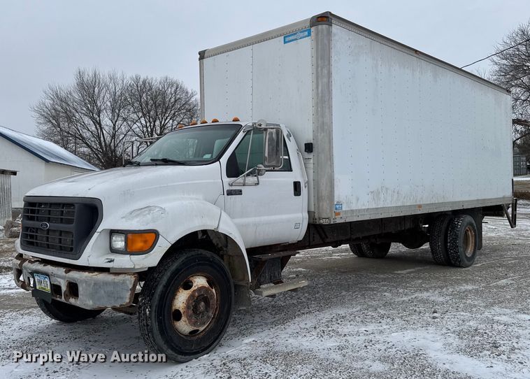 image for item EG7156 2002 Ford F650 Super Duty box truck