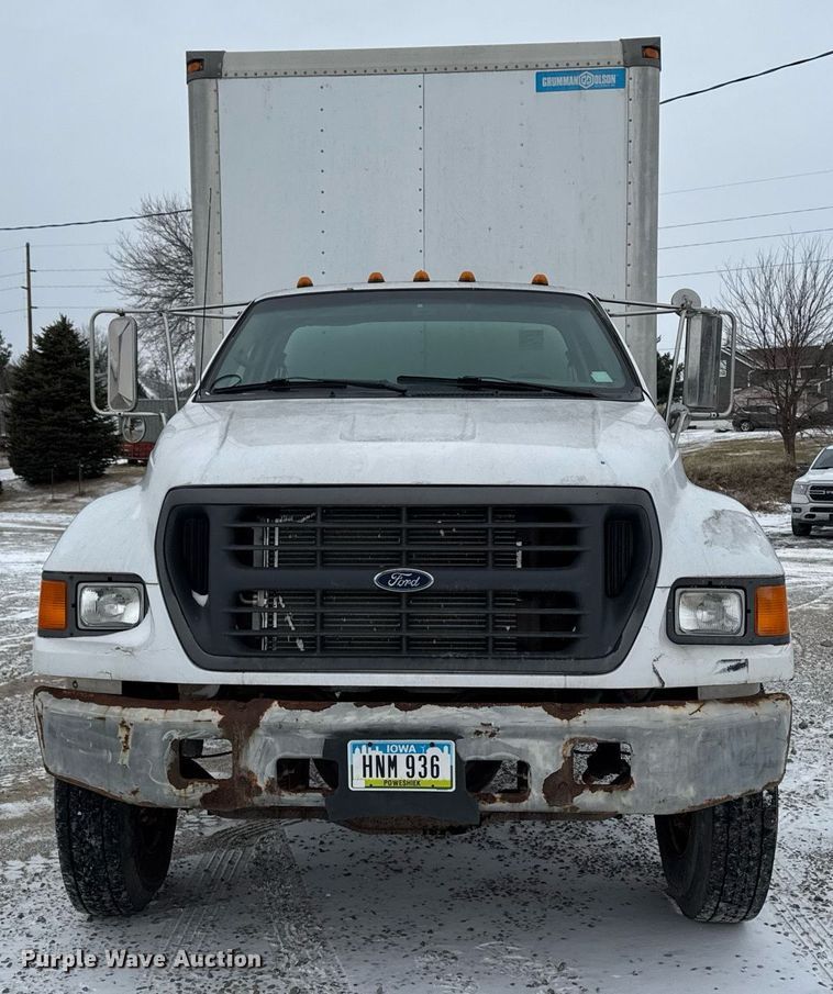 image for item EG7156 2002 Ford F650 Super Duty box truck