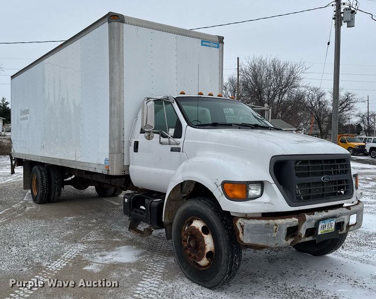 image for item EG7156 2002 Ford F650 Super Duty box truck
