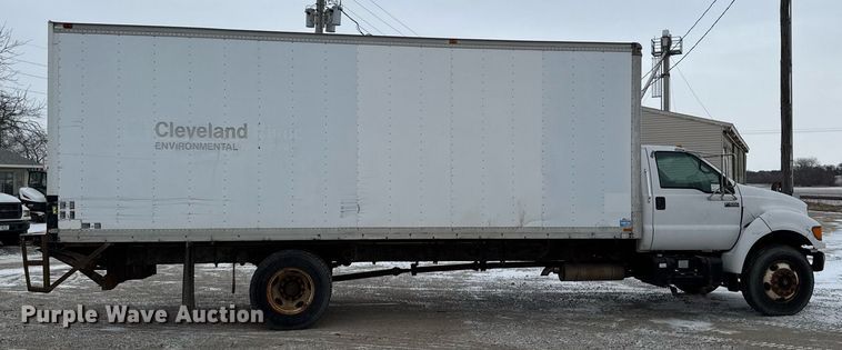 image for item EG7156 2002 Ford F650 Super Duty box truck