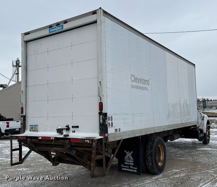 image for item EG7156 2002 Ford F650 Super Duty box truck