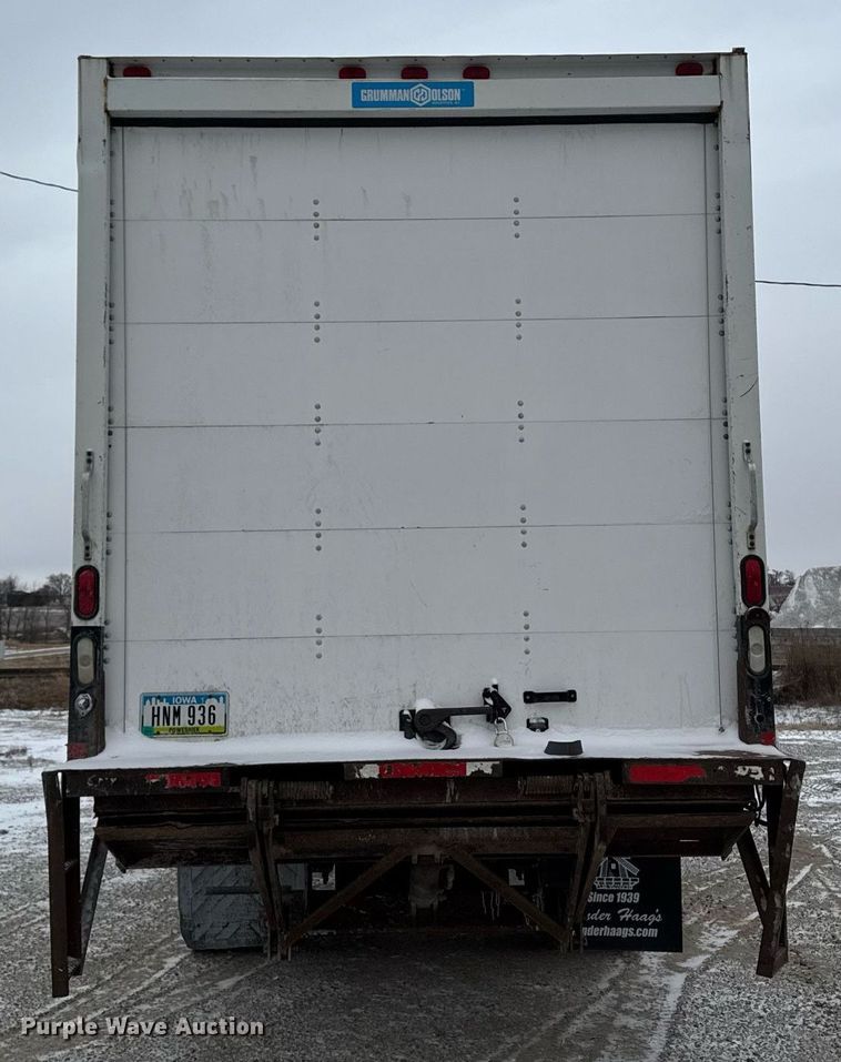 image for item EG7156 2002 Ford F650 Super Duty box truck