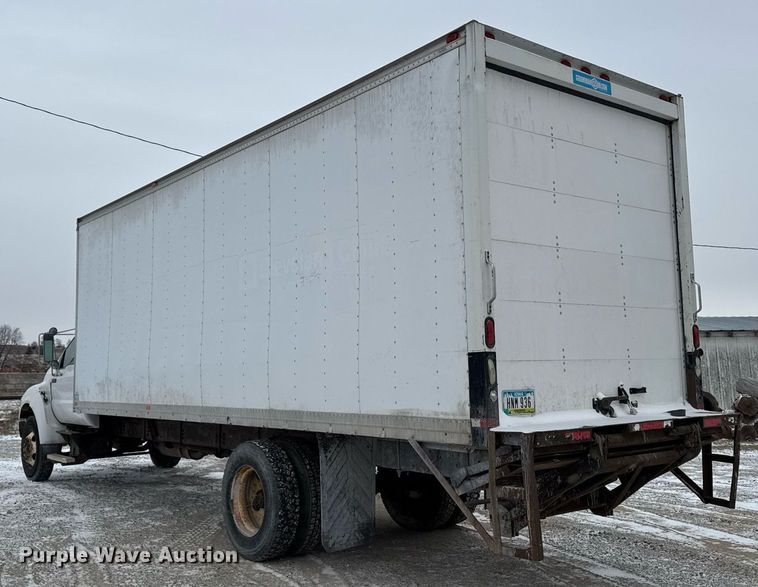 image for item EG7156 2002 Ford F650 Super Duty box truck