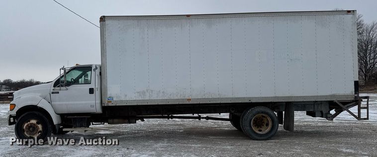 image for item EG7156 2002 Ford F650 Super Duty box truck