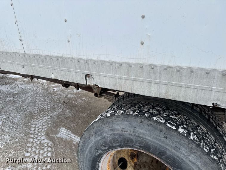 image for item EG7156 2002 Ford F650 Super Duty box truck