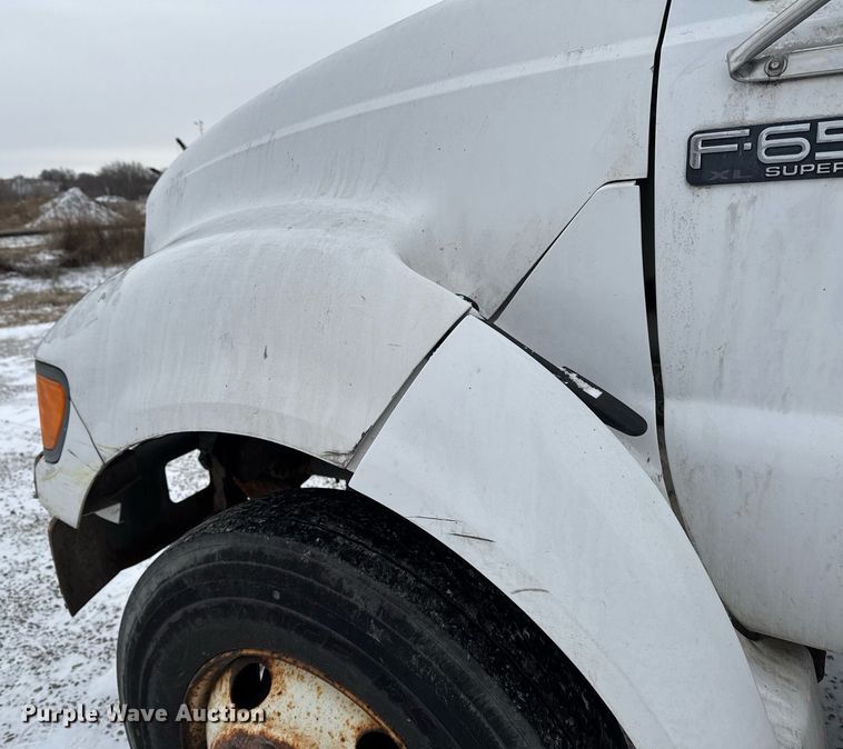 image for item EG7156 2002 Ford F650 Super Duty box truck