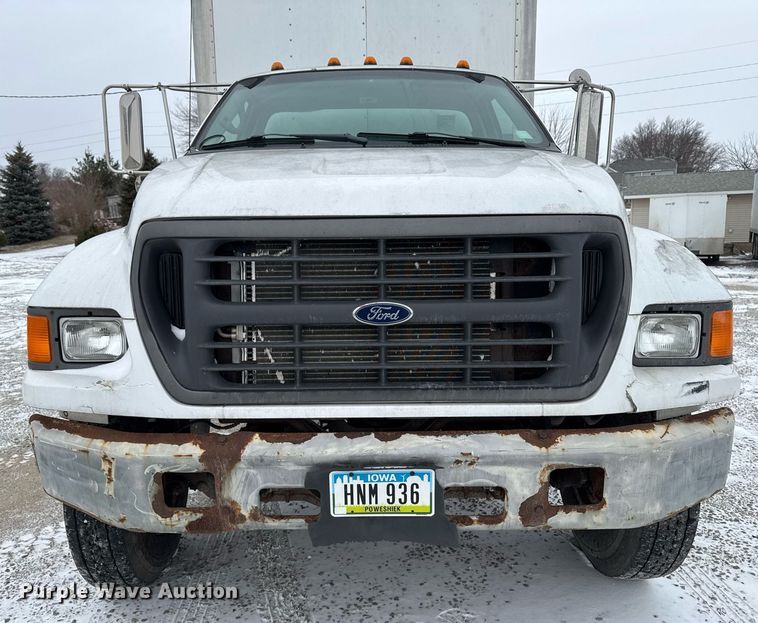 image for item EG7156 2002 Ford F650 Super Duty box truck