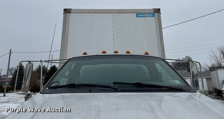 image for item EG7156 2002 Ford F650 Super Duty box truck