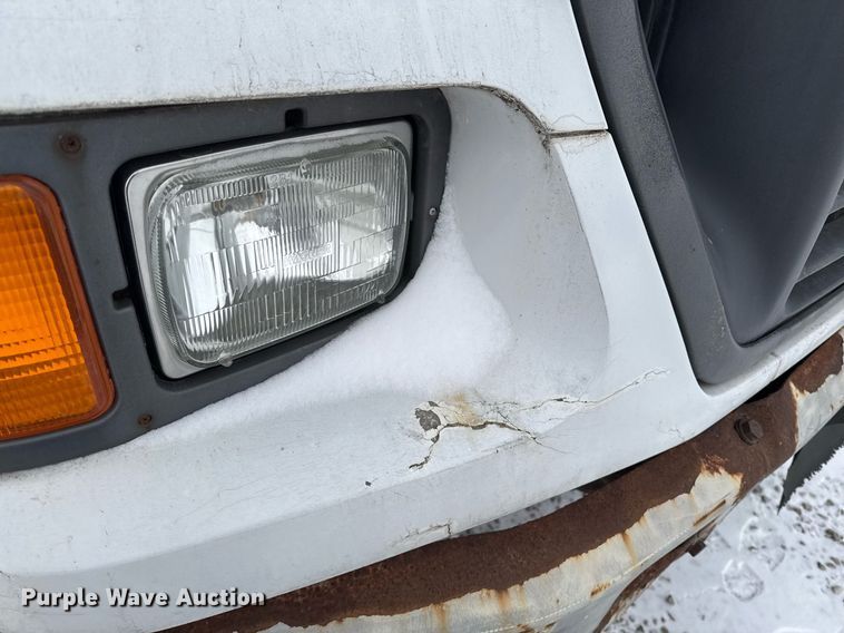 image for item EG7156 2002 Ford F650 Super Duty box truck