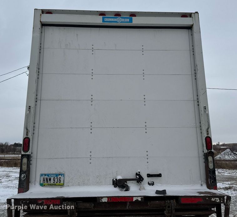 image for item EG7156 2002 Ford F650 Super Duty box truck