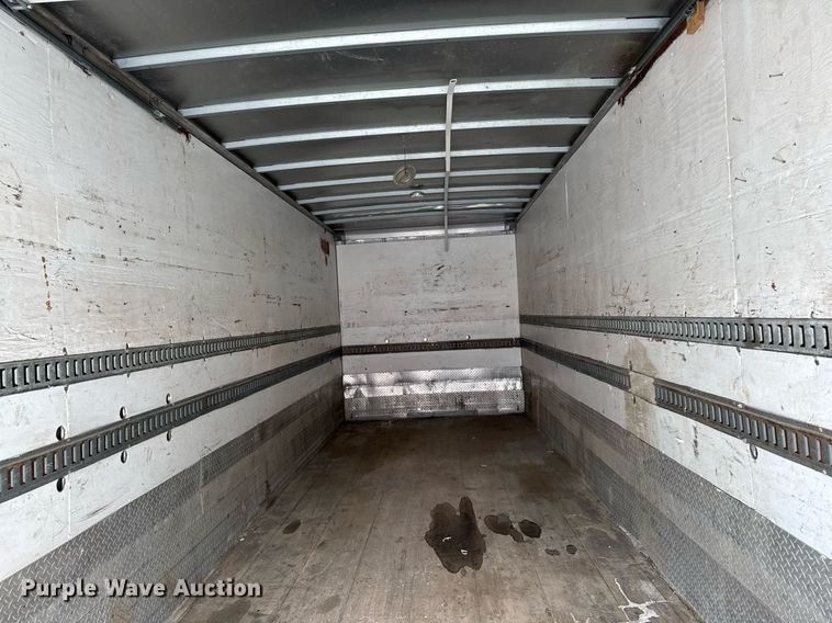 image for item EG7156 2002 Ford F650 Super Duty box truck