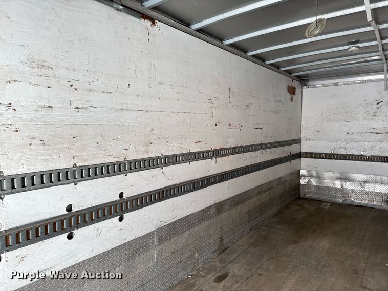 image for item EG7156 2002 Ford F650 Super Duty box truck