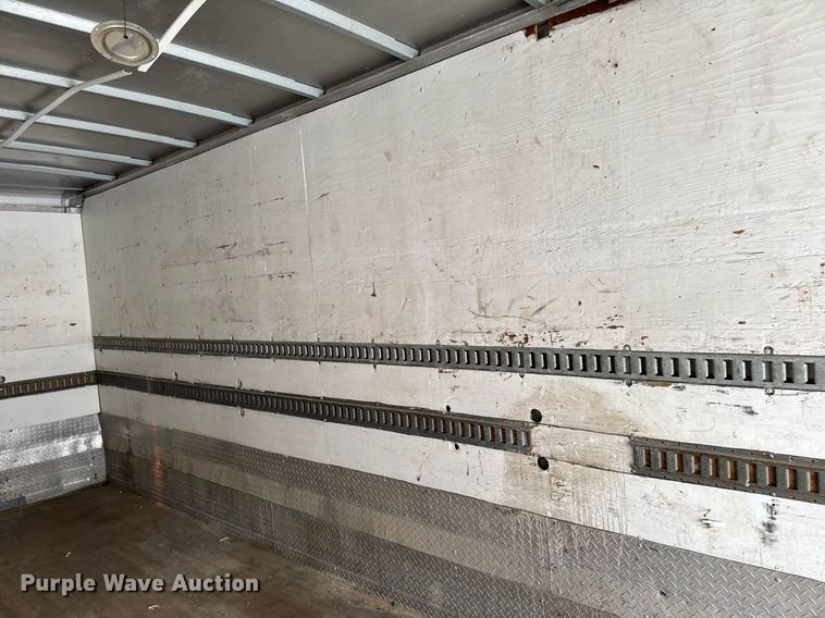 image for item EG7156 2002 Ford F650 Super Duty box truck