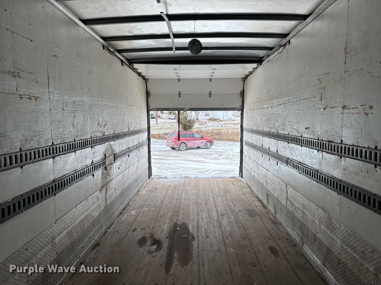 image for item EG7156 2002 Ford F650 Super Duty box truck