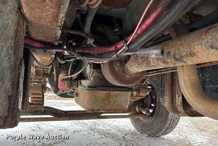 image for item EG7156 2002 Ford F650 Super Duty box truck