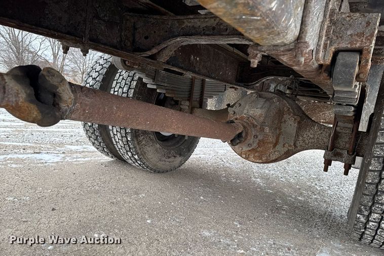 image for item EG7156 2002 Ford F650 Super Duty box truck