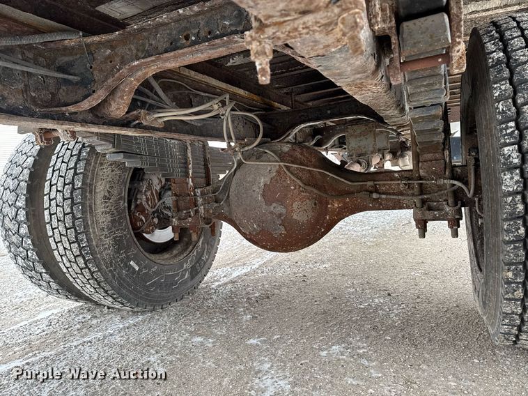 image for item EG7156 2002 Ford F650 Super Duty box truck