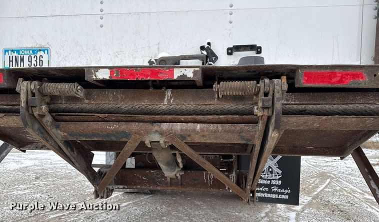 image for item EG7156 2002 Ford F650 Super Duty box truck