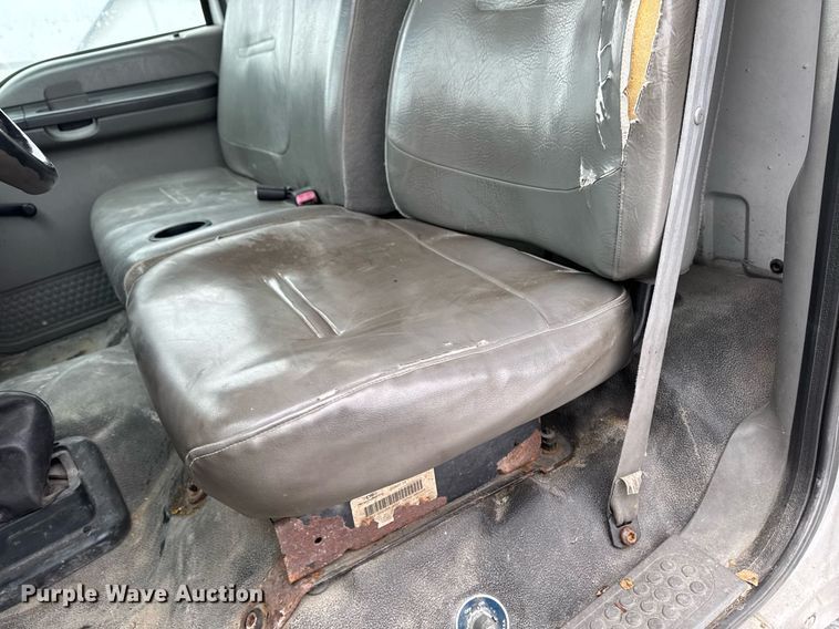 image for item EG7156 2002 Ford F650 Super Duty box truck