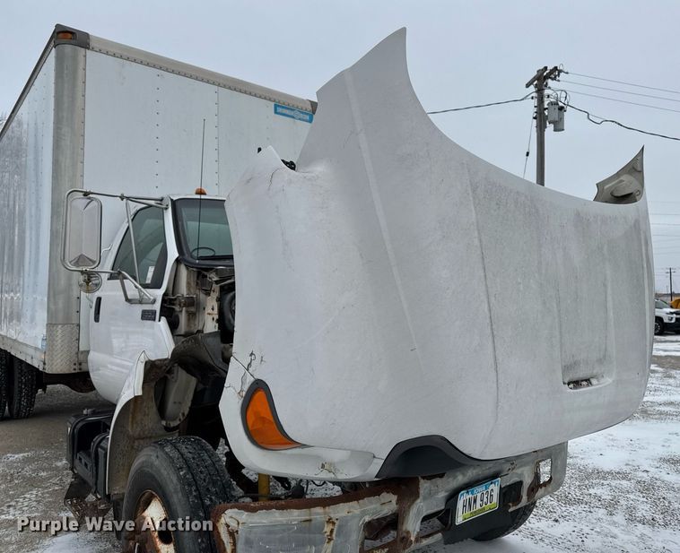 image for item EG7156 2002 Ford F650 Super Duty box truck