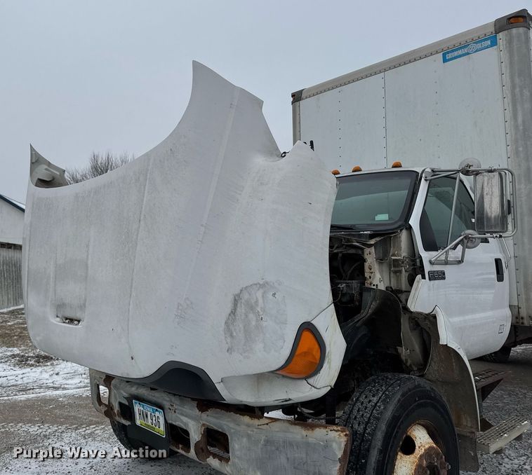 image for item EG7156 2002 Ford F650 Super Duty box truck