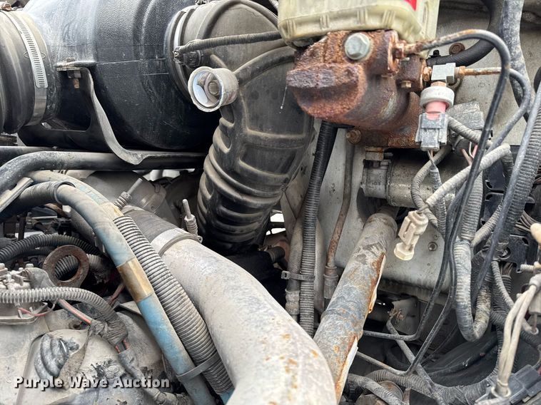 image for item EG7156 2002 Ford F650 Super Duty box truck