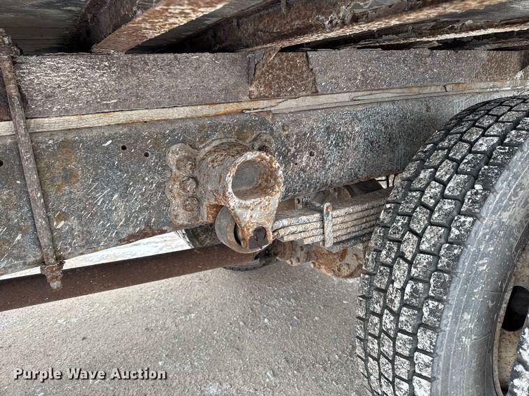 image for item EG7156 2002 Ford F650 Super Duty box truck