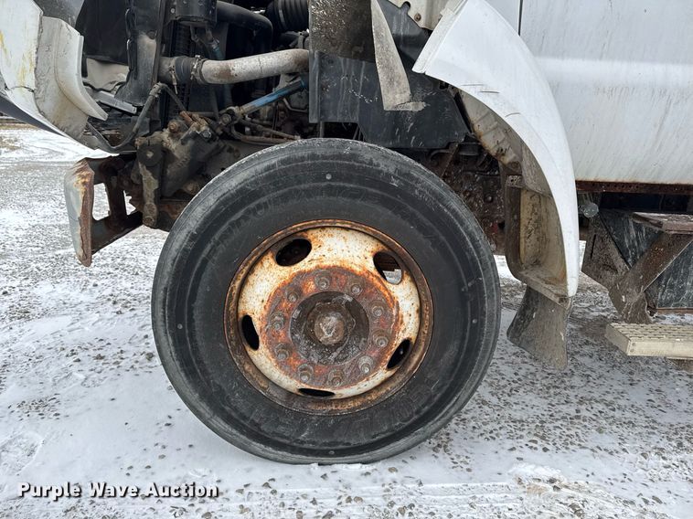 image for item EG7156 2002 Ford F650 Super Duty box truck