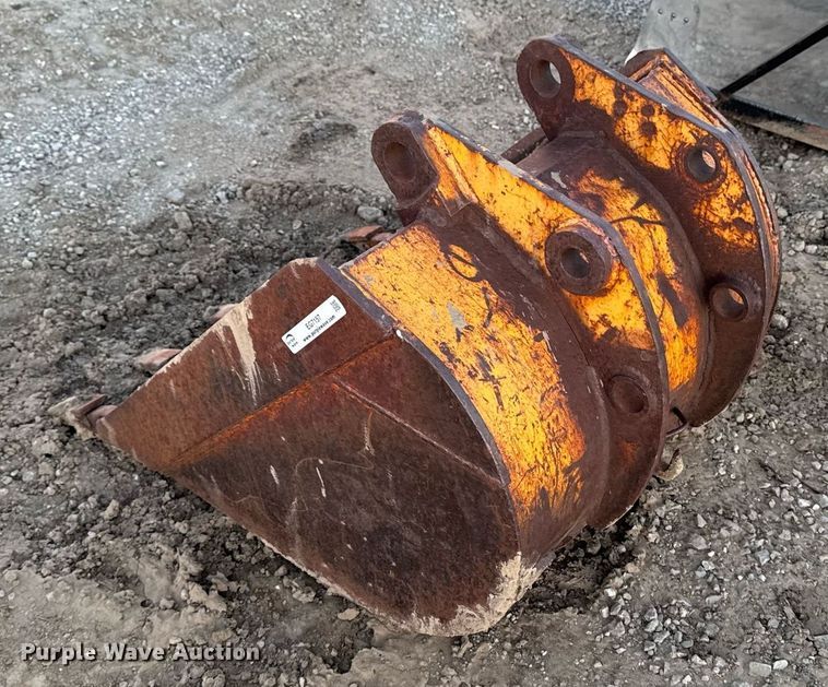 image for item EG7157 (2) backhoe buckets