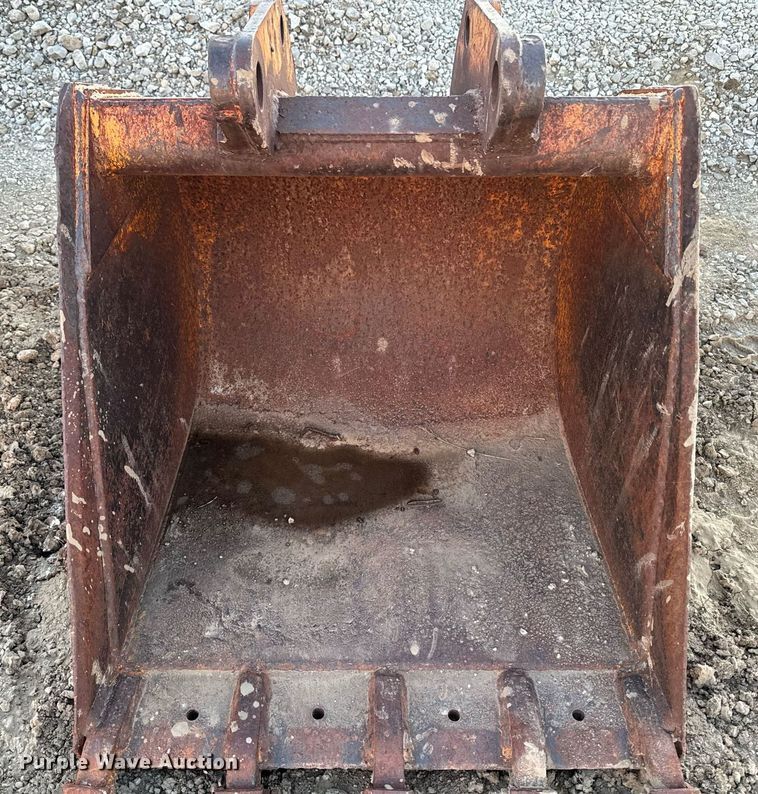 image for item EG7157 (2) backhoe buckets