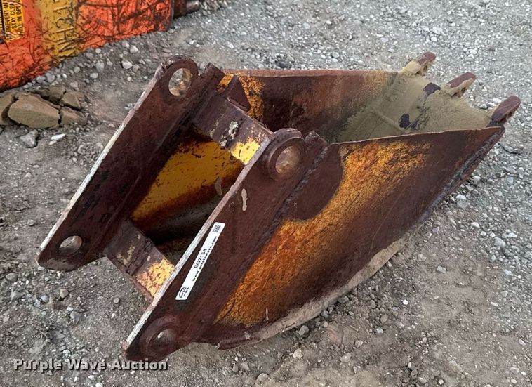 image for item EG7157 (2) backhoe buckets