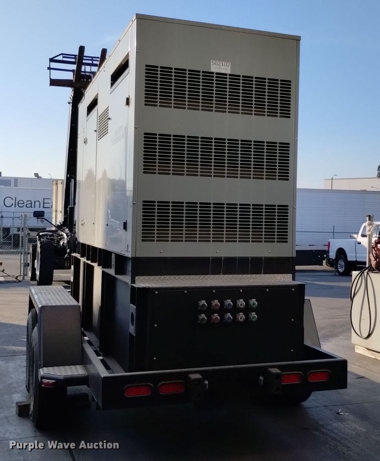 image for item EH0124 2022 Gillette SPJD-2100-3-2-2 generator