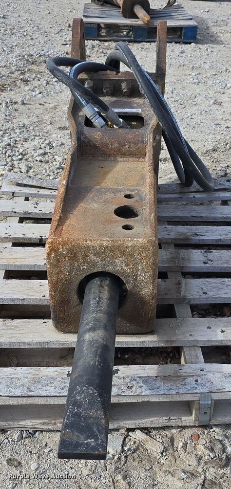 image for item EH8542 Stanley breaker