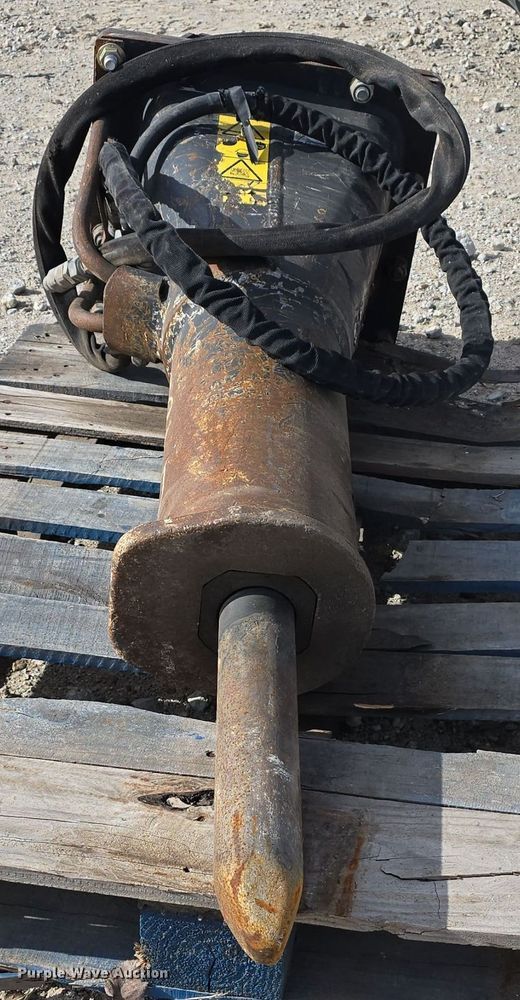 image for item EH8543 2019 Bobcat 1180 breaker