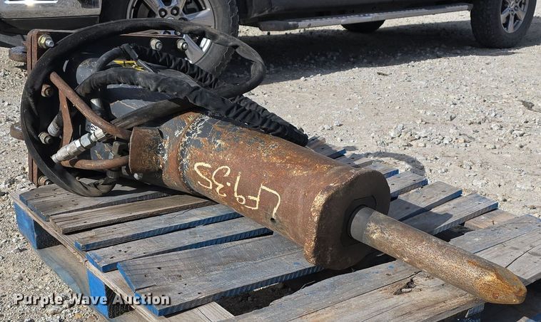 image for item EH8543 2019 Bobcat 1180 breaker