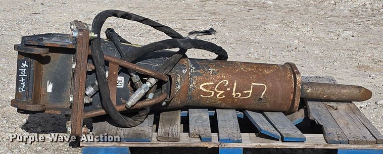 image for item EH8543 2019 Bobcat 1180 breaker