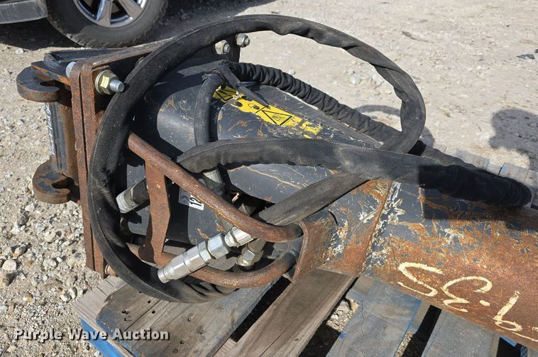 image for item EH8543 2019 Bobcat 1180 breaker