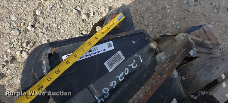 image for item EH8543 2019 Bobcat 1180 breaker