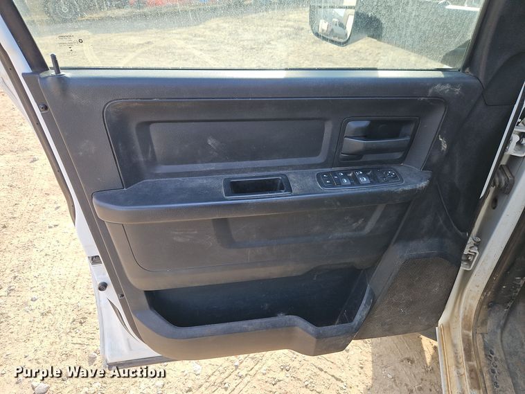 image for item EI8809 2016 Dodge Ram 5500HD Crew Cab flatbed truck