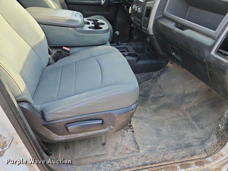 image for item EI8809 2016 Dodge Ram 5500HD Crew Cab flatbed truck