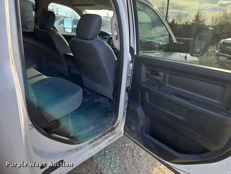 image for item EI8809 2016 Dodge Ram 5500HD Crew Cab flatbed truck