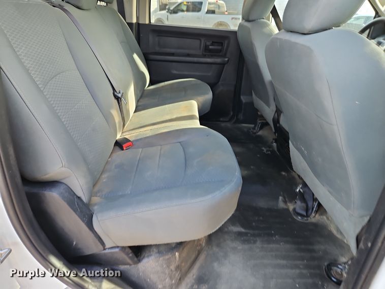 image for item EI8809 2016 Dodge Ram 5500HD Crew Cab flatbed truck