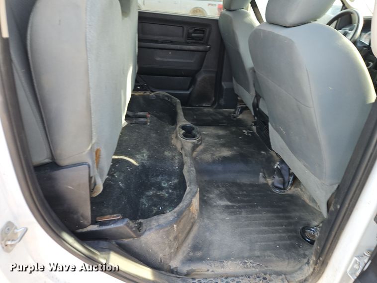 image for item EI8809 2016 Dodge Ram 5500HD Crew Cab flatbed truck