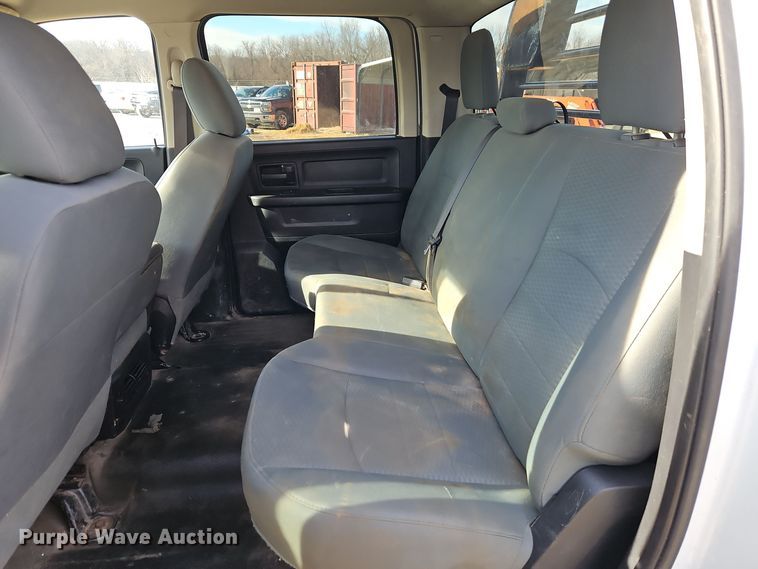 image for item EI8809 2016 Dodge Ram 5500HD Crew Cab flatbed truck