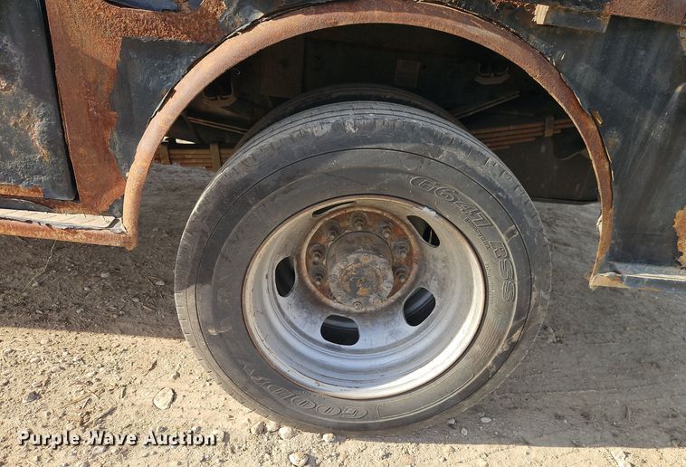 image for item EI8809 2016 Dodge Ram 5500HD Crew Cab flatbed truck