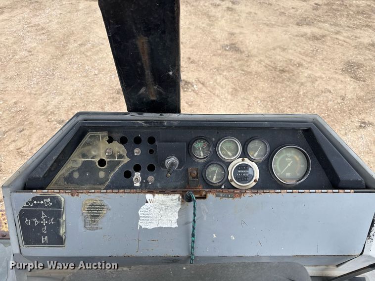 image for item EJ3334 1996 Caterpillar 426B backhoe